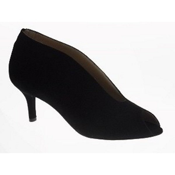 The sleek side profile highlights the elegant design of the booties. The black leather upper is smooth and refined, with a subtle sheen that catches the light. The 5 cm heel adds a chic lift, and the synthetic sole provides a durable foundation.