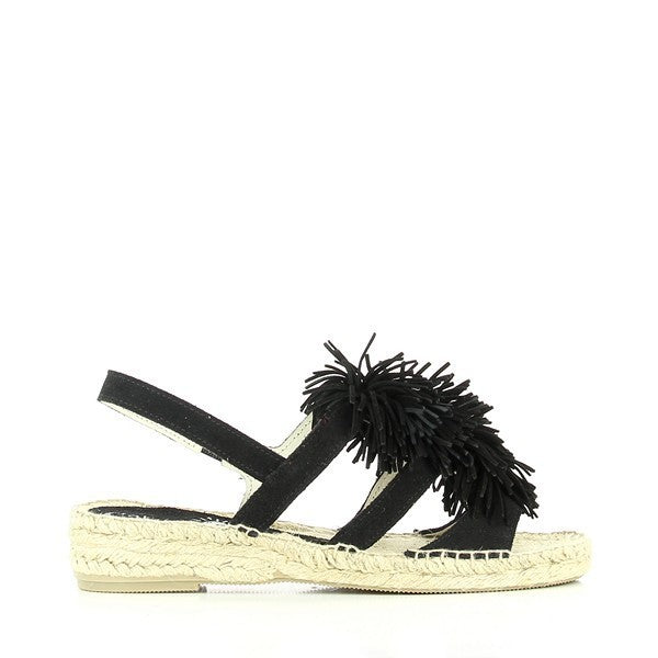 A close-up image of the Calzanor 2133 Black Slingback Espadrilles showcases their sleek black leather upper with intricate front stitching detail, highlighting the handcrafted artistry. The adjustable slingback strap wraps elegantly around the heel, offering a secure fit. The natural jute sole adds texture, while the 4cm platform heel provides a subtle lift. The round toe design ensures a classic, comfortable fit.