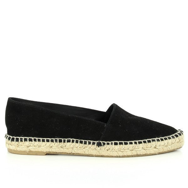 The photo features a pair of Calzanor 9440PO Black Espadrilles, showcasing a sleek black leather upper paired with a natural jute sole. The espadrilles have a round toe shape, providing a comfortable fit, and a leather lining for added luxury. The 1 cm heel-platform offers a subtle lift, making them perfect for everyday wear. The eco-friendly jute sole adds durability, breathability, and flexibility, blending tradition with modern style. These timeless espadrilles are a versatile addition to any wardrobe.