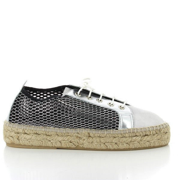 A pair of Calzanor 95052PO Lace-Up Navy Espadrilles, showcasing the rich navy leather upper and breathable yute sole, highlighted by their classic lace-up design. The round toe and 3cm heel-platform provide both comfort and style, making these espadrilles a perfect choice for any casual or semi-formal occasion.