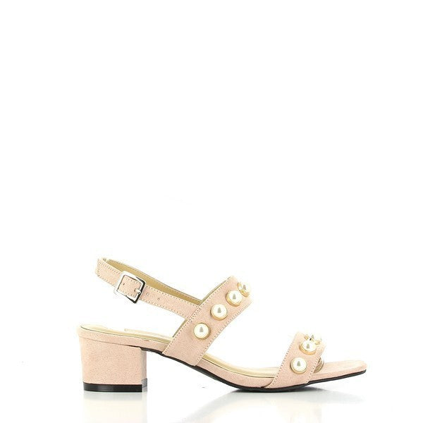 This image captures the smooth and elegant side profile of the Dalessi Persia Nude Pearl Slingback Sandal. The soft leather upper is complemented by the delicate decorative pearls on the front strap, adding a sophisticated touch. The 5.5 cm heel-platform height is subtly visible, providing a comfortable lift.