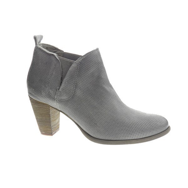 A sleek and minimalist profile showcasing the smooth grey leather upper with an elegant matte finish. The elastic side panel adds a modern touch, blending seamlessly with the design, while the sturdy 5cm block heel complements the silhouette.