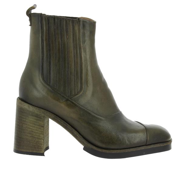 A profile shot of the Forte W22-8200 Green Ankle Boots showcasing the smooth leather upper, the 7.5 cm platform heel, and the elastic side bands.