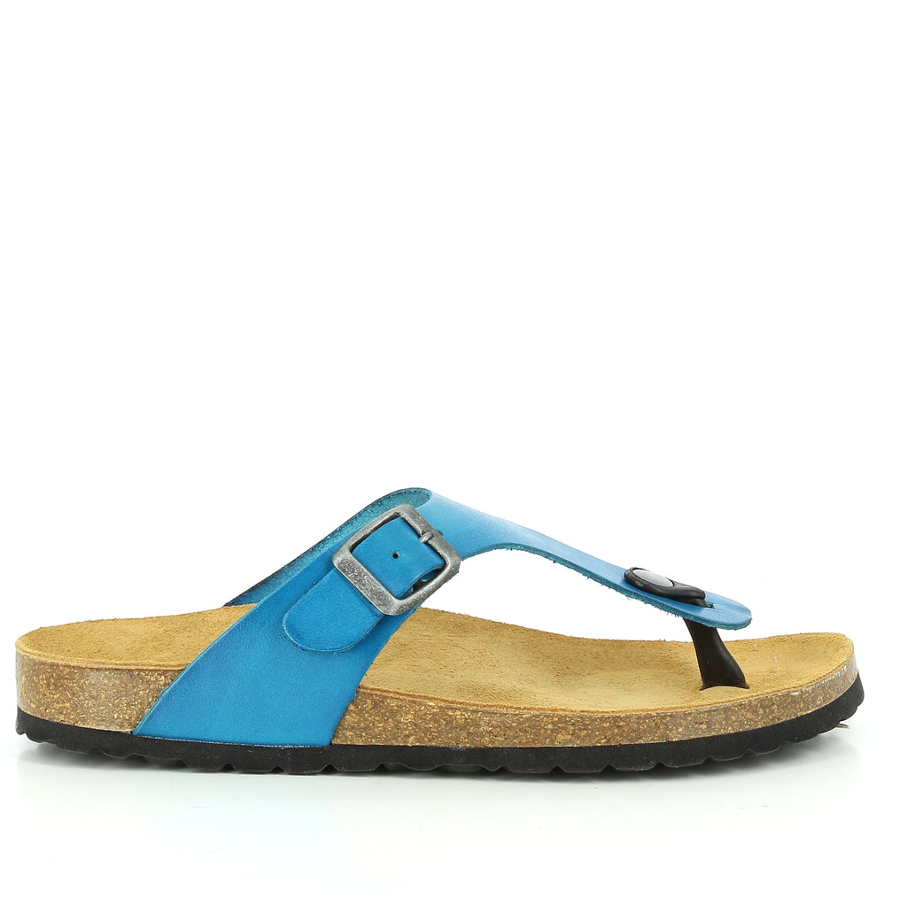 Dive into comfort with Plakton's 101671 Turquoise Thong Sandals. The leather lining and anti-bacterial insole ensure all-day freshness and support.