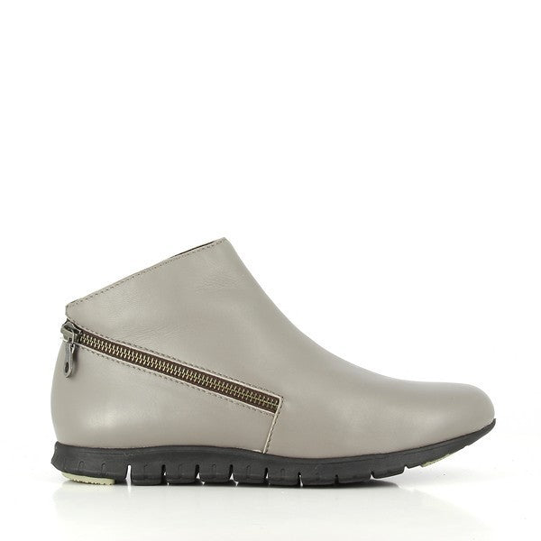 Yuko Imanishi 786006 GREY