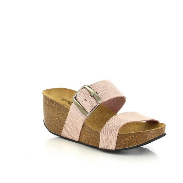 Radiate femininity with Plakton's Light Pink Wedges. The soft pink hue adds a touch of elegance to your ensemble, perfect for any occasion.