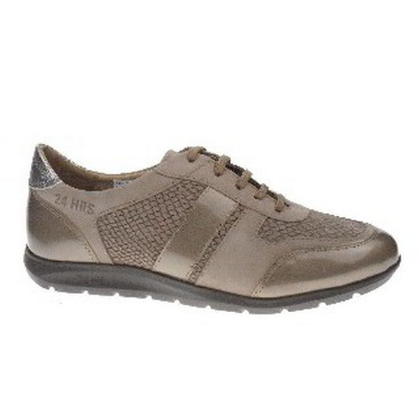 A pair of 24 Hrs 22656 Mouse Grey Sneakers elegantly displayed. These sneakers feature a premium leather upper in a stylish mouse grey color, complemented by a cozy fur lining. The durable synthetic sole and 1 cm flat heel ensure comfort and long-lasting wear. Handcrafted in Spain, these sneakers blend chic design with superior craftsmanship.