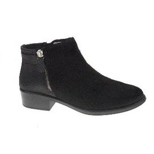 A pair of 24 Hrs 22690 Black Ankle Boots showcased with elegance. These boots feature a sleek black leather upper, complemented by a soft fur lining for added warmth and comfort. The 2 cm flat heel-platform provides a subtle lift, while the classic round toe ensures a timeless look. A convenient side zipper enhances functionality, and the handcrafted finish highlights superior craftsmanship. Made in Spain, these ankle boots blend sophisticated design with exceptional quality.