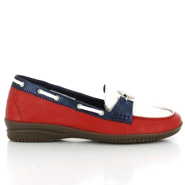 A pair of 24 Hrs 23158 Loafers in striking red, navy, and white leather, featuring a classic round toe design and a comfortable 2 cm heel-platform. These women’s loafers are lined with soft leather and set on a durable synthetic sole. Made in Spain, they offer a bold and stylish look combined with enduring comfort.