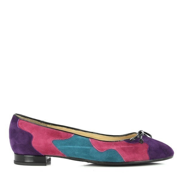The side view of the ballet flats highlights their sleek silhouette and the vibrant combination of violet, pink, and green leather. The modest 1.5 cm heel is visible, adding a subtle lift while maintaining a classic, elegant profile.
