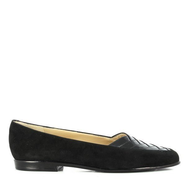 The Amalfi Orazio Black Loafers are displayed from multiple angles to highlight their elegant design. The side view showcases the smooth black leather upper and classic loafer shape. The angled view emphasizes the 1.5cm heel-platform and refined stitching details. The back view highlights the clean, minimalist design, while the inside view reveals the soft leather lining, showcasing the luxurious comfort of these stylish loafers.