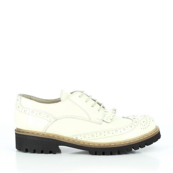 The Felmini 8964 White Lace-Up Shoes showcase a sleek, clean profile with smooth white leather uppers, classic derby-style lacing, and a subtle 3cm heel-platform for added height and comfort.