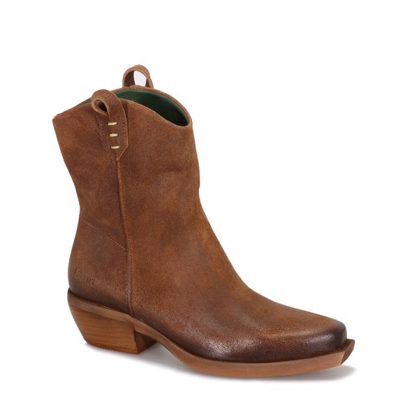A sleek side profile of the Felmini D209 Canyon Brown Ankle Boots, showcasing the smooth, premium leather upper with subtle stitching details and a gently rounded toe. The 4 cm heel adds a touch of elegance while maintaining everyday practicality.