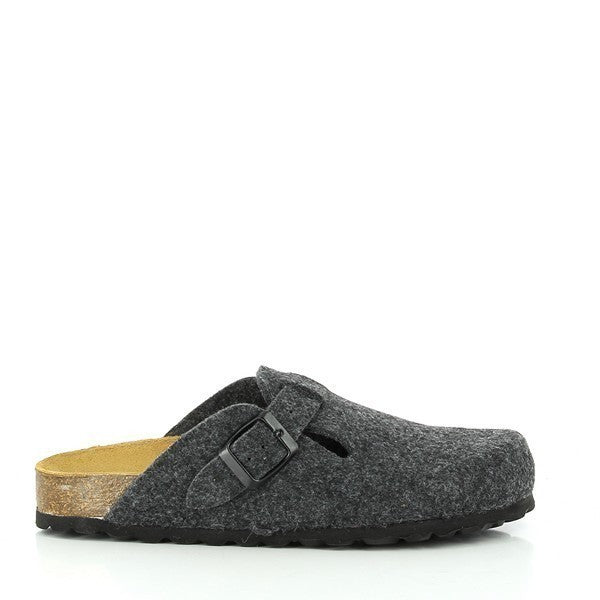 Experience timeless elegance with Plakton's 101539 Grey Women's Clogs. Made in Spain from eco-friendly leather, these clogs effortlessly blend style and sustainability. Featuring memory cushion technology and an adjustable buckle for a personalized fit. Step into sustainable fashion with Plakton's Sandals.