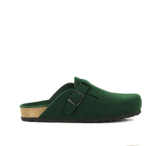 Step into eco-friendly sophistication with Plakton's 101539 Green Men's Clogs. Crafted in Spain from premium leather, these clogs offer style and sustainability in one. Featuring memory cushion technology and an adjustable buckle for personalized comfort. Elevate your footwear game with Plakton's Sandals.