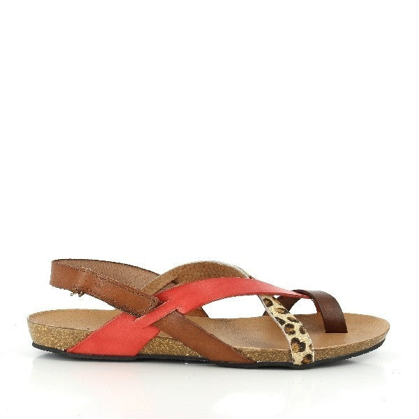 A sleek side view of Plakton's 575126 Tan & Coral Thong Sandals, showcasing the elegant tan leather upper with coral accents and the supportive cork sole.