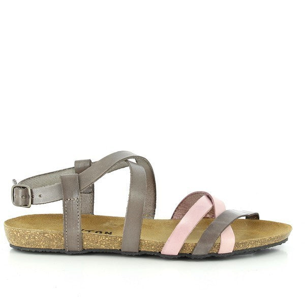 Showcase the modern charm of Plakton's 575184 Slingback Sandals in soothing grey and pink tones. With a sustainable design and crisscrossing straps, these women's thong sandals blend contemporary style with eco-conscious comfort, perfect for any occasion.