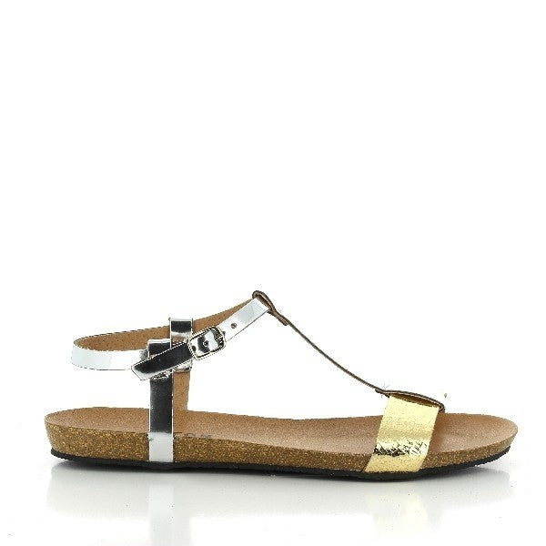 Showcase the stunning metallic shine of Plakton's 575718 Gold Slingback Sandals. Handcrafted in Spain, these women's sandals feature a luxurious leather upper and a synthetic cork sole. The adjustable slingback strap and 2cm heel-platform height provide both elegance and comfort, perfect for any occasion.