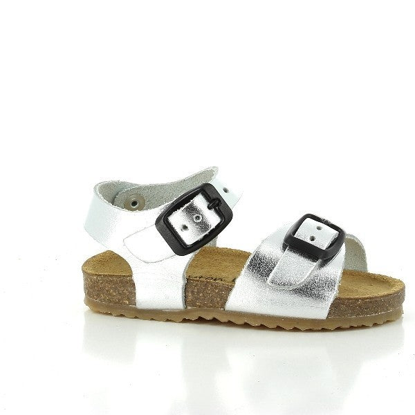 Side view of Plakton's 851407 Silver Slingback Kids Sandals showcasing the sleek leather upper and subtle 1.5 cm cork platform for stability and style.